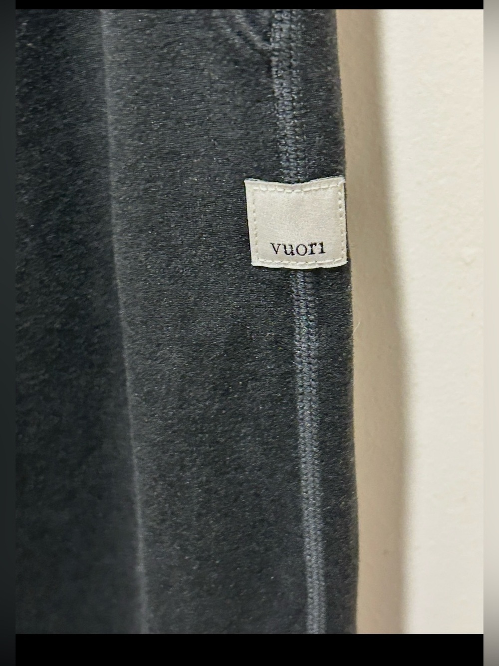 Vuori Performance Jogger in Black Heather DreamKnit , size M - Picture 12 of 13